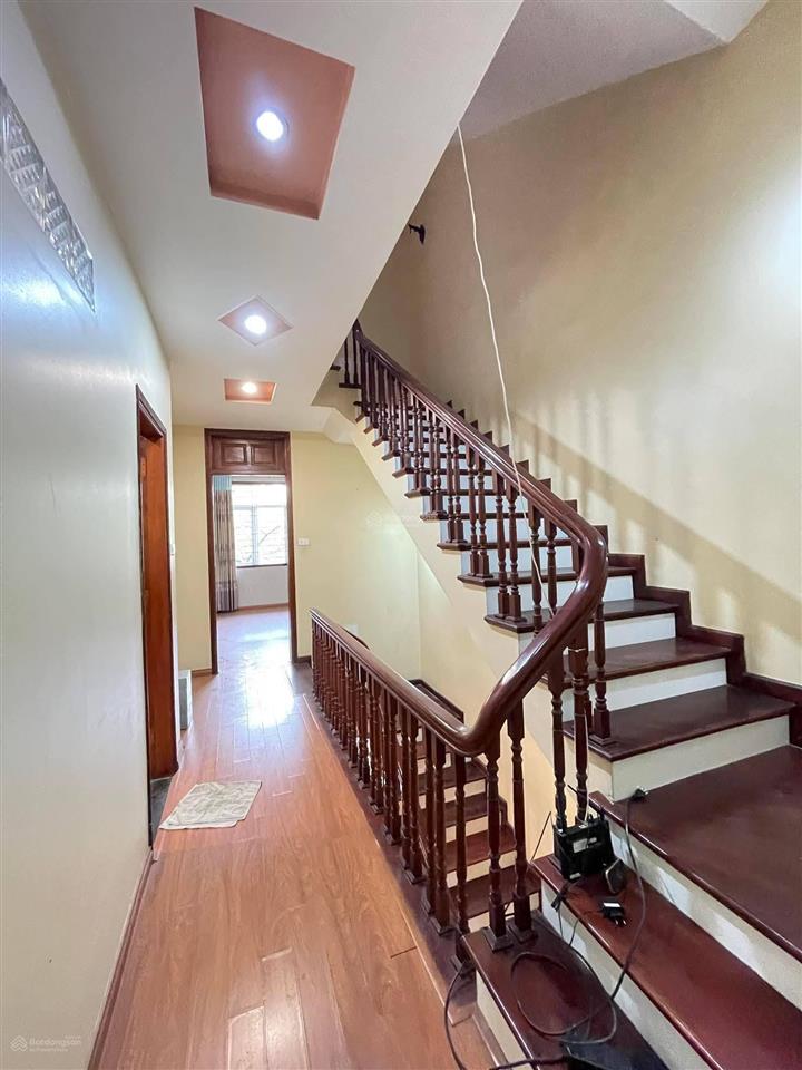 Cho thuê nhà làng việt kiều châu âu 80m x 4 tầng 32tr 0903 409 ***