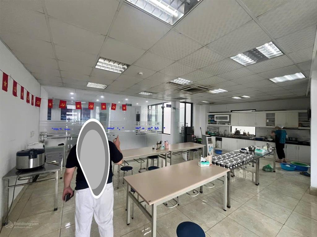 Cho thuê mp trần phú 200m x 7 tầng thông sàn thang máy pccc 200 triệu 0903 409 ***