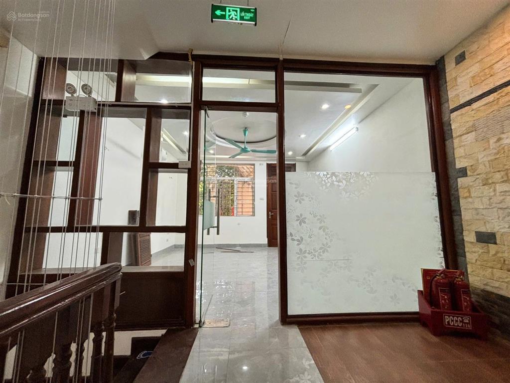 Cho thuê nhà làng việt kiều châu âu 80m x 4t có pccc chỉ 26tr 0903 409 ***