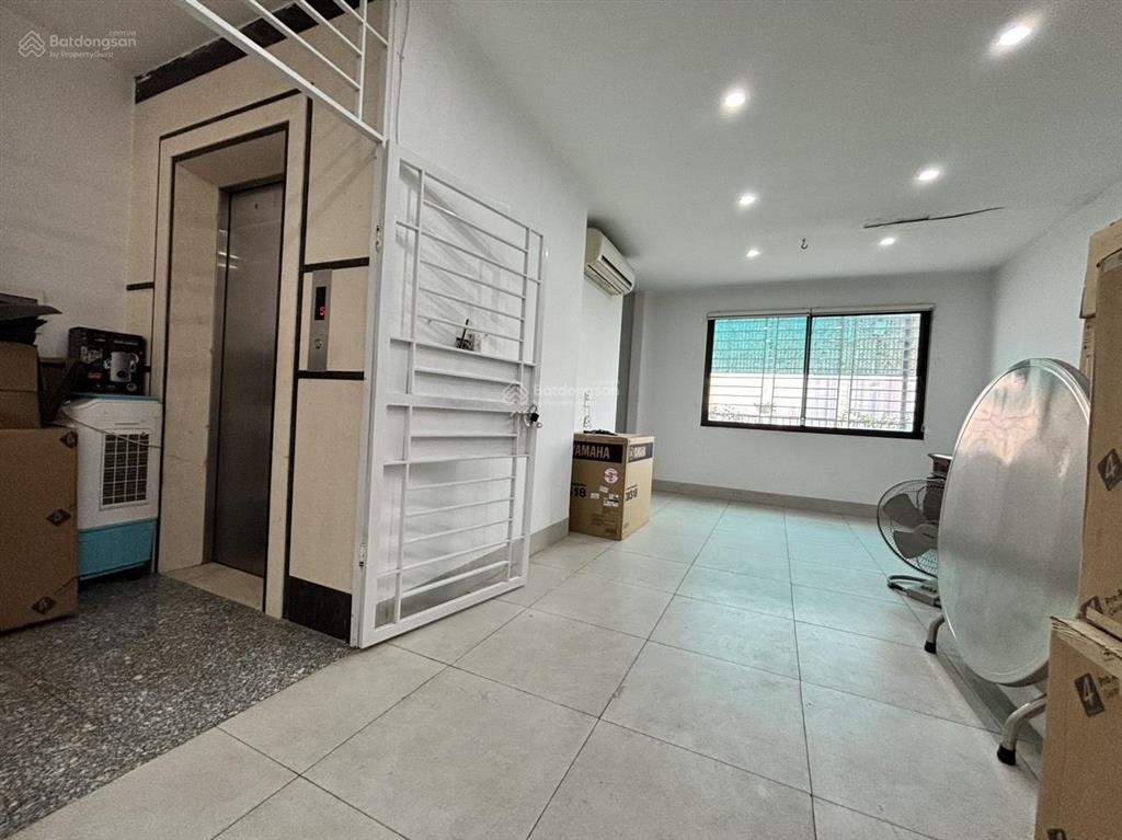 Cho thuê nhà kđt trung văn 120m x 5 tầng thông sàn thang máy 35tr 0903 409 ***