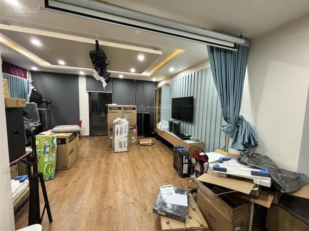 Cho thuê nhà kđt trung văn 120m x 5 tầng thông sàn thang máy 35tr 0903 409 ***