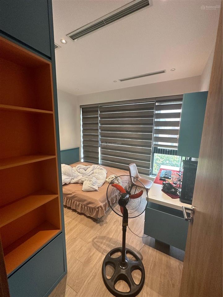 Cho thuê nhà ngô thì nhậm 60 x 7 tầng thông sàn thang máy 26tr 0903 409 ***