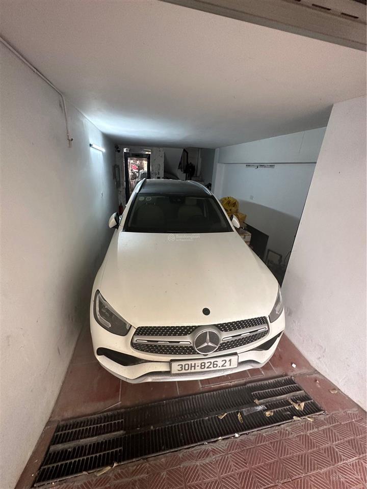 Cho thuê nhà ngô thì nhậm 60 x 7 tầng thông sàn thang máy 26tr 0903 409 ***