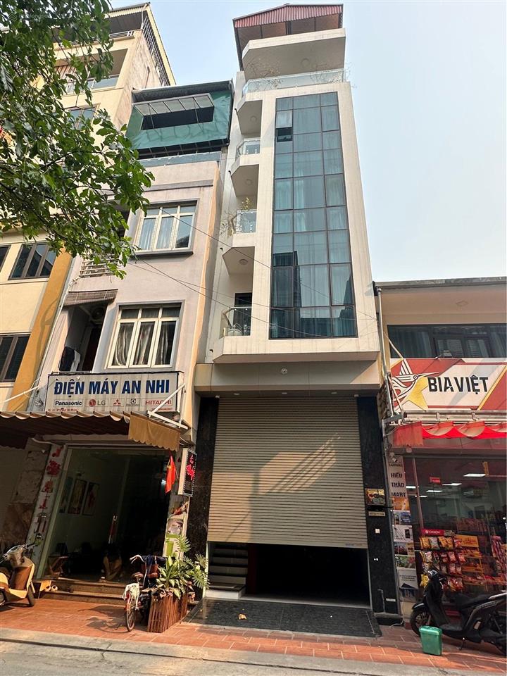 Cho thuê nhà ngô thì nhậm 60 x 7 tầng thông sàn thang máy 26tr 0903 409 ***