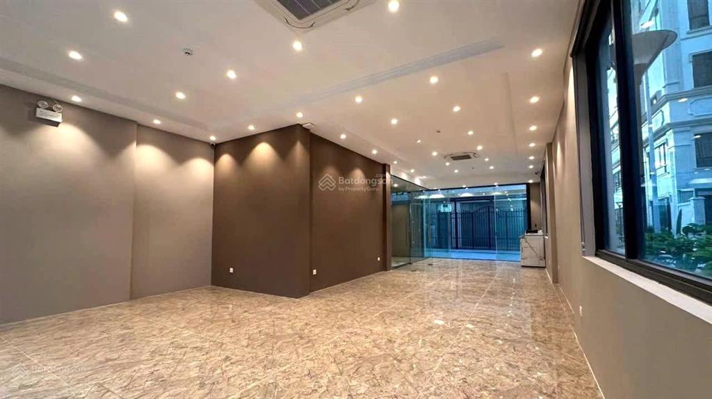 Cho thuê nhà him lam vạn phúc lô góc 91m2 x 7 tầng thông sàn thang máy 70tr, 0903 409 ***