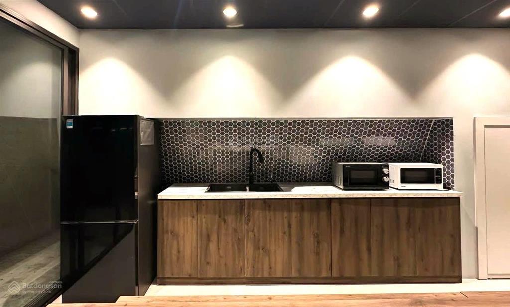Cho thuê nhà him lam vạn phúc lô góc 91m2 x 7 tầng thông sàn thang máy 70tr, 0903 409 ***