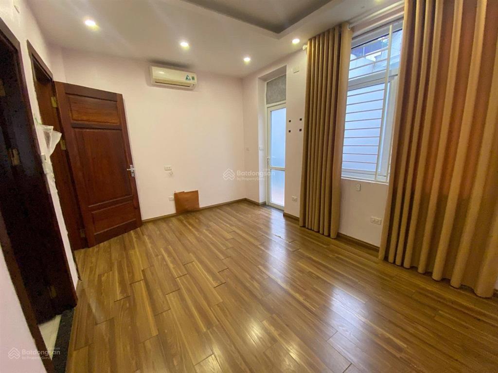 Cho thuê biệt thự nguyễn văn lộc 130m x 3 tầng thông sàn 35 triệu 0903 409 ***