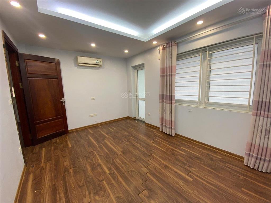 Cho thuê biệt thự nguyễn văn lộc 130m x 3 tầng thông sàn 35 triệu 0903 409 ***