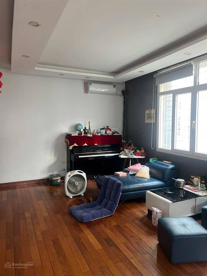 Cho thuê bt làng việt kiều châu âu nguyễn văn lộc 250m x 3 tầng giá 45 triệu 0903 409 ***