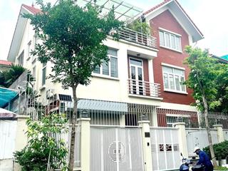 Cho thuê bt làng việt kiều châu âu nguyễn văn lộc 250m x 3 tầng giá 45 triệu 0903 409 ***