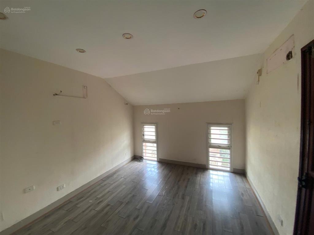 Cho thuê bt làng việt kiều châu âu nguyễn văn lộc 250m x 3 tầng giá 45 triệu 0903 409 ***