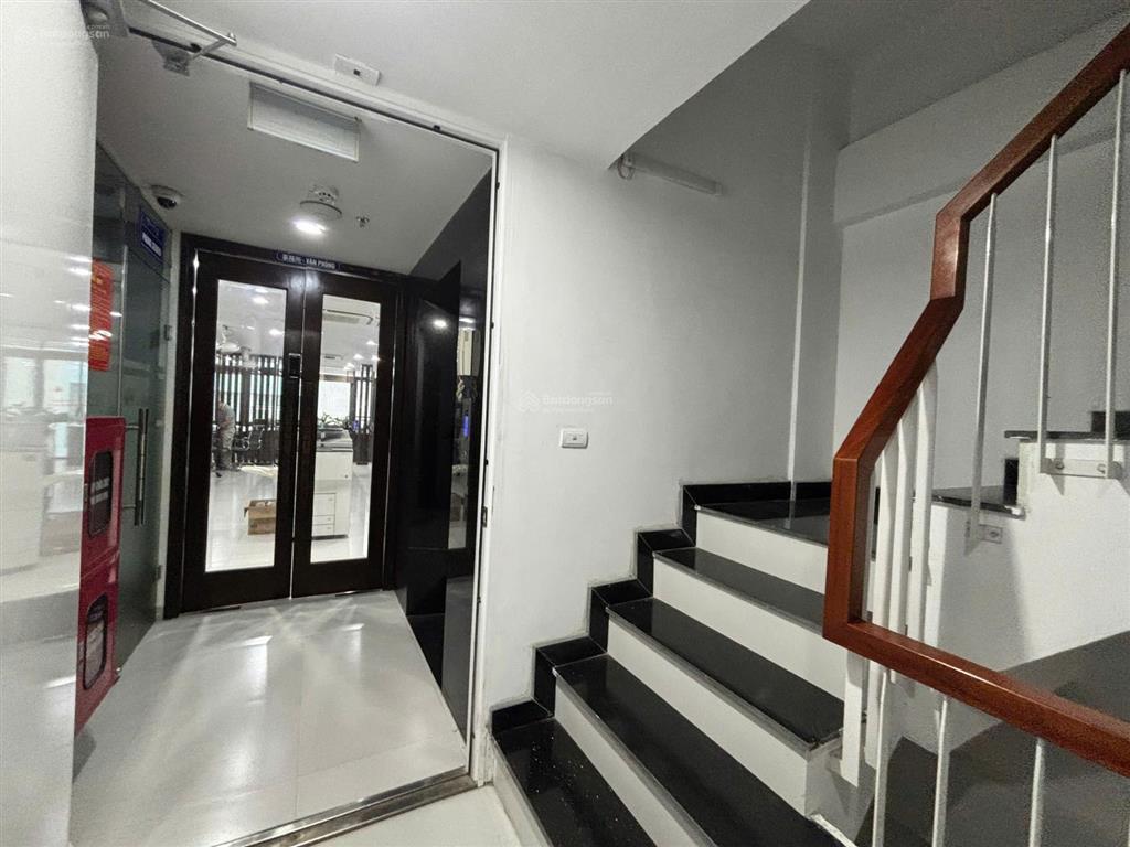 Cho thuê nhà ngõ 214 nguyễn xiển 115m2 x 8 tầng 1 hầm thang máy pccc 120 triệu 0903 409 ***