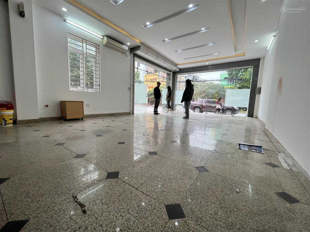 Cho thuê nhà kđt văn khê lô góc 105m2 thông sàn làm văn phòng 0903 409 ***