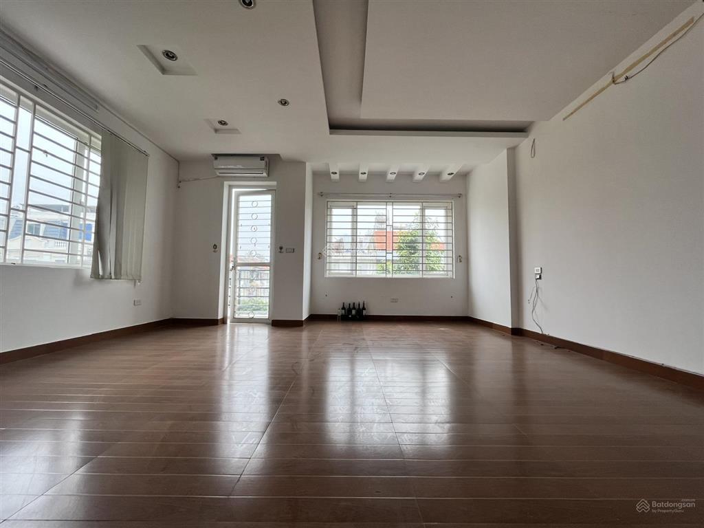 Cho thuê nhà kđt văn khê lô góc 105m2 thông sàn làm văn phòng 0903 409 ***
