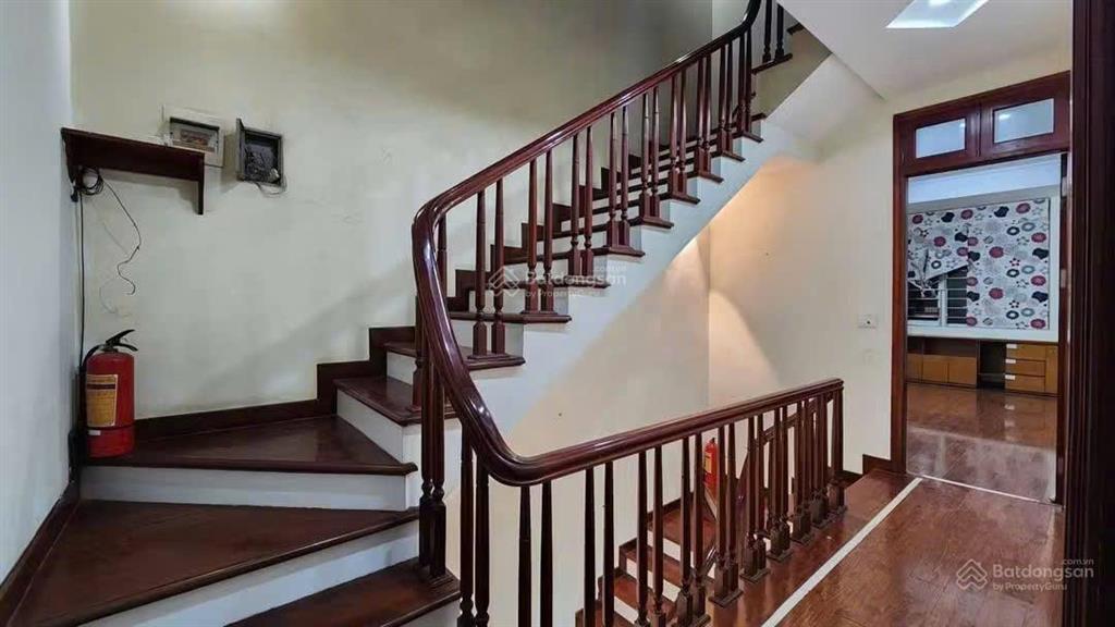 Cho thuê nhà kđt văn quán 82m x 5 tầng chỉ 20 triệu 0903 409 ***