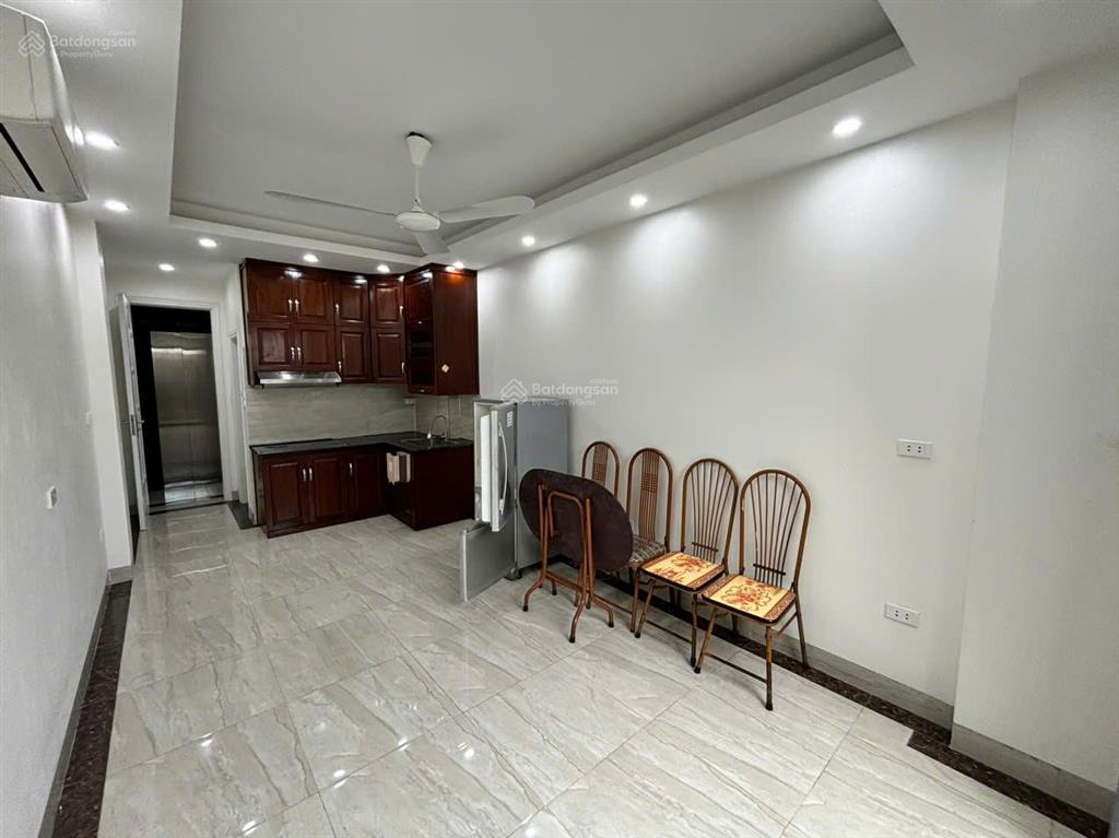 Cho thuê nhà văn quán 50m2 x 6 tầng thông sàn thang máy mới đẹp 0903 409 ***