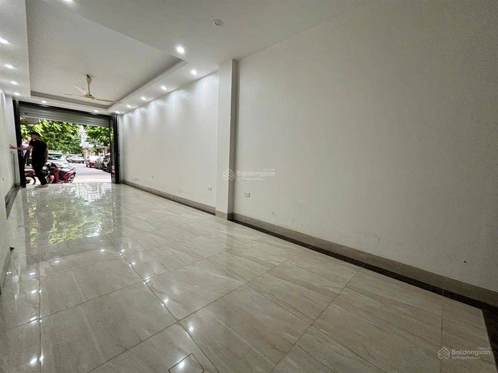 Cho thuê nhà văn quán 50m2 x 6 tầng thông sàn thang máy mới đẹp 0903 409 ***