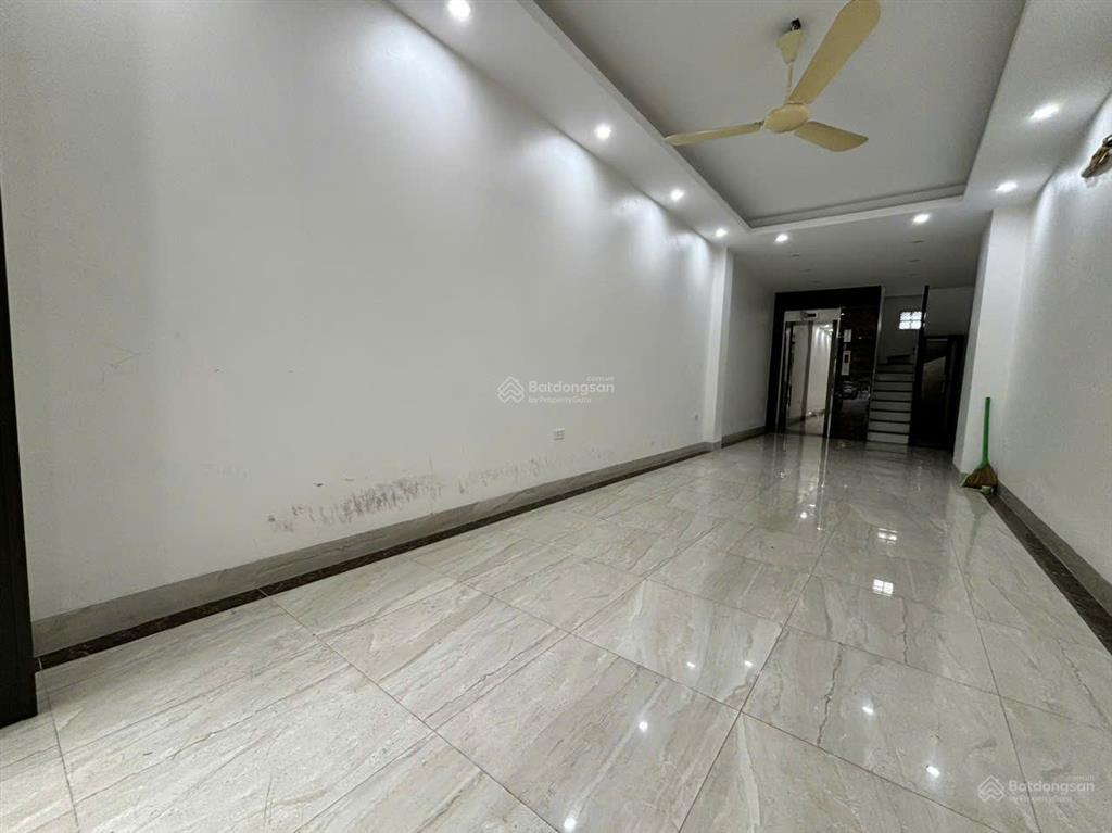 Cho thuê nhà văn quán 50m2 x 6 tầng thông sàn thang máy mới đẹp 0903 409 ***