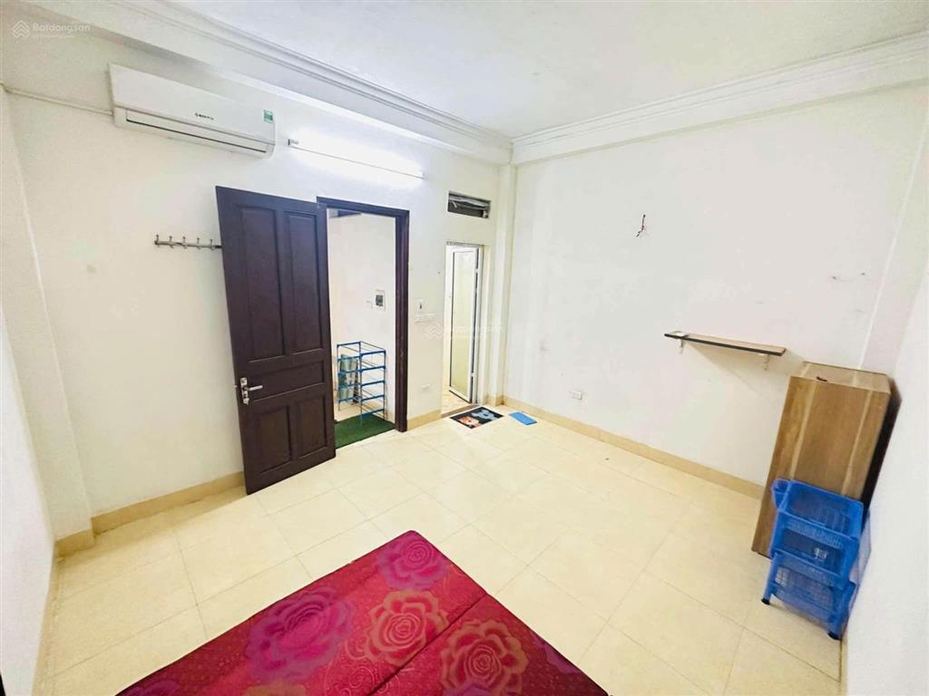Chính chủ cho thuê phòng khép kín 20 m2 chân tòa ct2e vov mễ trì 3 triệu/tháng 0903 409 ***