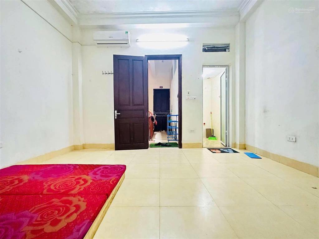 Chính chủ cho thuê phòng khép kín 20 m2 chân tòa ct2e vov mễ trì 3 triệu/tháng 0903 409 ***