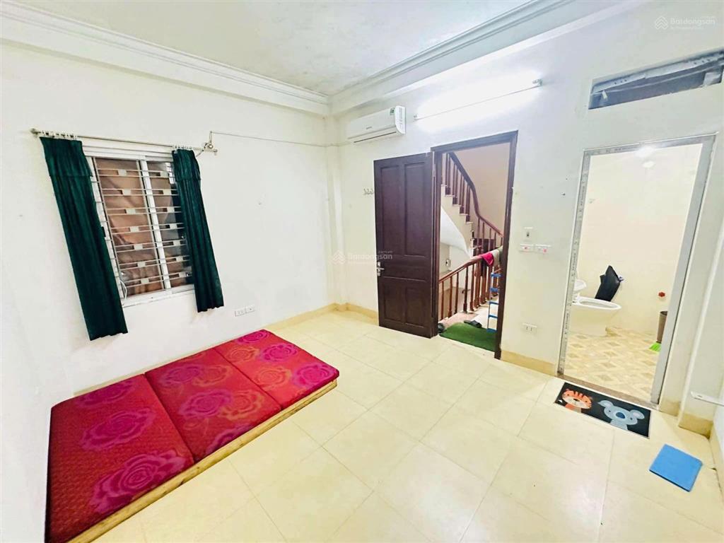 Chính chủ cho thuê phòng khép kín 20 m2 chân tòa ct2e vov mễ trì 3 triệu/tháng 0903 409 ***