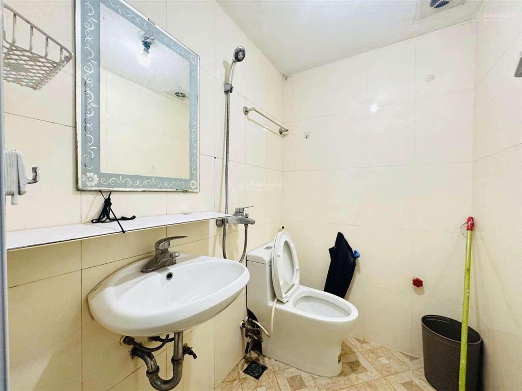 Chính chủ cho thuê phòng khép kín 20 m2 chân tòa ct2e vov mễ trì 3 triệu/tháng 0903 409 ***