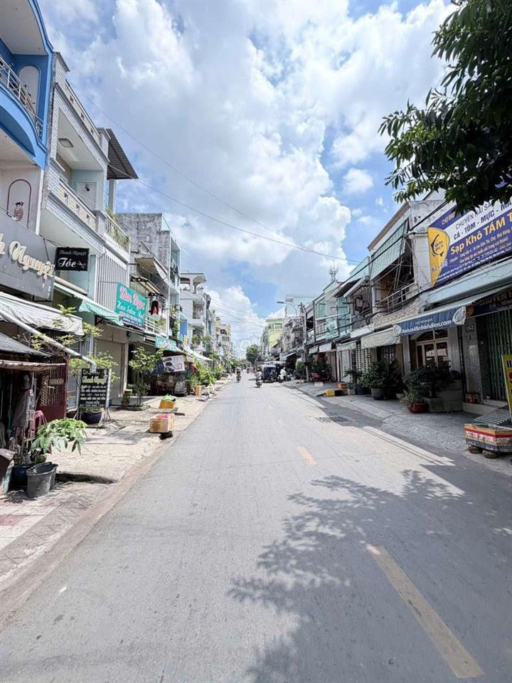 MẶT TIỀN MẠC VÂN KINH DOANH SẦM UẤT