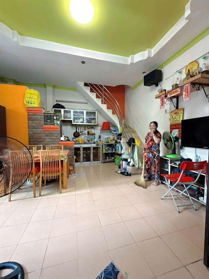 P4 Q8 VỊ TRÍ VÀNG - 30m2 ĐẤT HIỆN HỮU HOÀN CÔNG ĐỦ - 20m RA MT