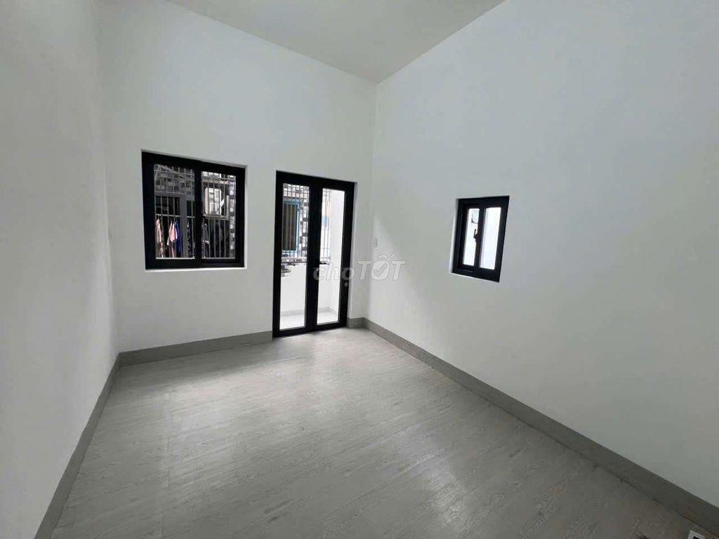 NHÀ MỚI Ở LIỀN - SHR HOÀN CÔNG ĐỦ HIỆN HỮU - GẦN MẶT TIỀN