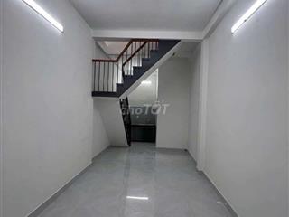 NHÀ MỚI Ở LIỀN - SHR HOÀN CÔNG ĐỦ HIỆN HỮU - GẦN MẶT TIỀN