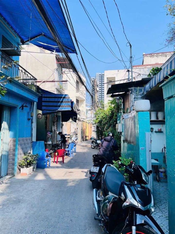 HOÀI THANH P14 NHÀ ĐẸP Ở LIỀN GẦN MẶT TIỀN 