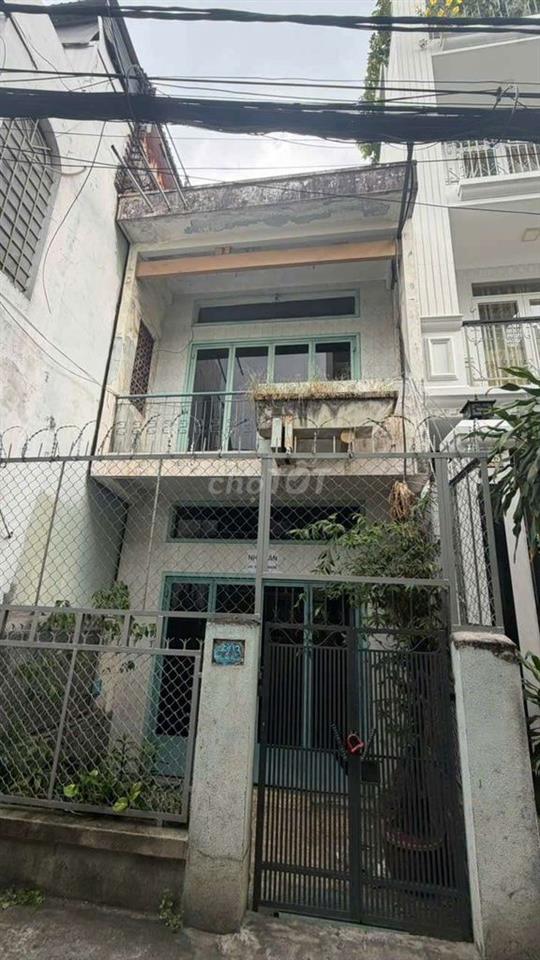 NGAY CẦU NGUYỄN VĂN CỪ - HXH - DT KHỦNG
