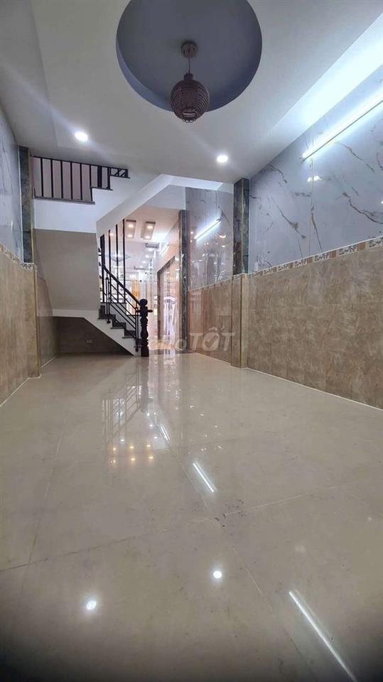 TRUNG TÂM P4 Q8 - DT KHỦNG - 5 TẦNG BTCT 6PN 7WC NHÀ MỚI Ở LIỀN