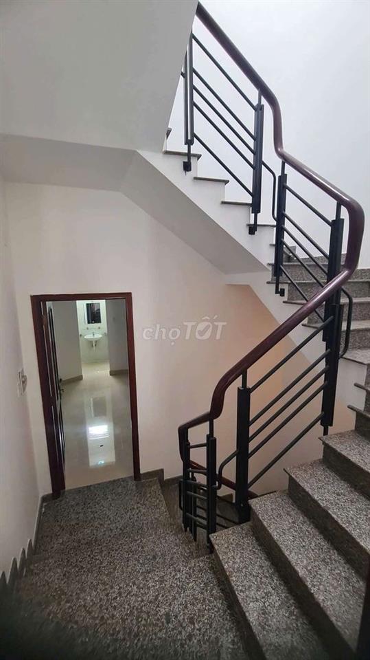 TRUNG TÂM P4 Q8 - DT KHỦNG - 5 TẦNG BTCT 6PN 7WC NHÀ MỚI Ở LIỀN