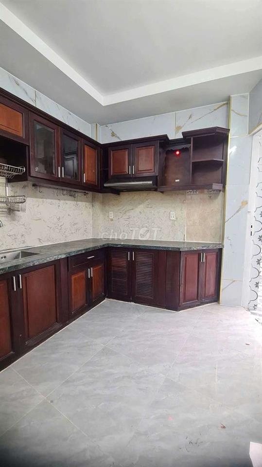 TRUNG TÂM P4 Q8 - DT KHỦNG - 5 TẦNG BTCT 6PN 7WC NHÀ MỚI Ở LIỀN