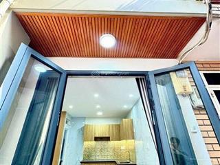 Bán nhà đường đoàn văn bơ, 30m2, gần cầu khánh hội, quận 4, chỉ 3. x tỷ