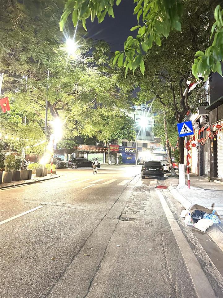 Mặt phố đốc ngữmặt tiền 5m giá 67 tỷ ba đình hà nội.vị trí đắc địa,đẹp nhất phốthoáng trước sau