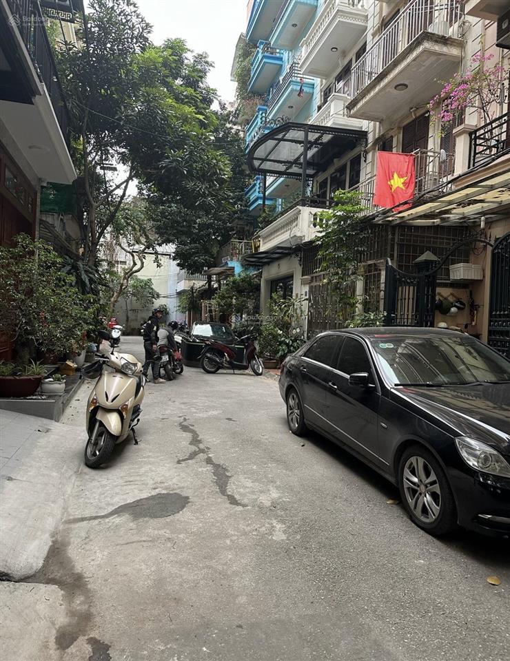 Lạc trung  phân lộ  3 thoáng  giá 28 tỷ hai bà trưng hà nội