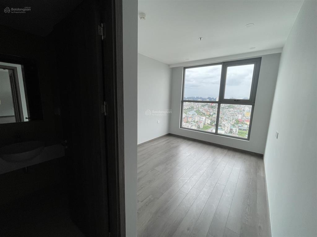 Bán gấp căn 2n2vs view vịnh  thành phố  cầu bãi cháy giá 2.2x tỷ  0978 788 ***