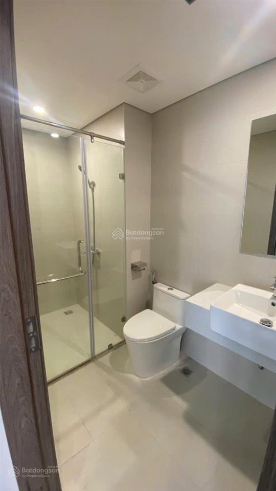 Chính chủ cần bán gấp căn 2n2vs toà b tầng cao về ở luôn giá 2.0x tỷ  0978 788 ***