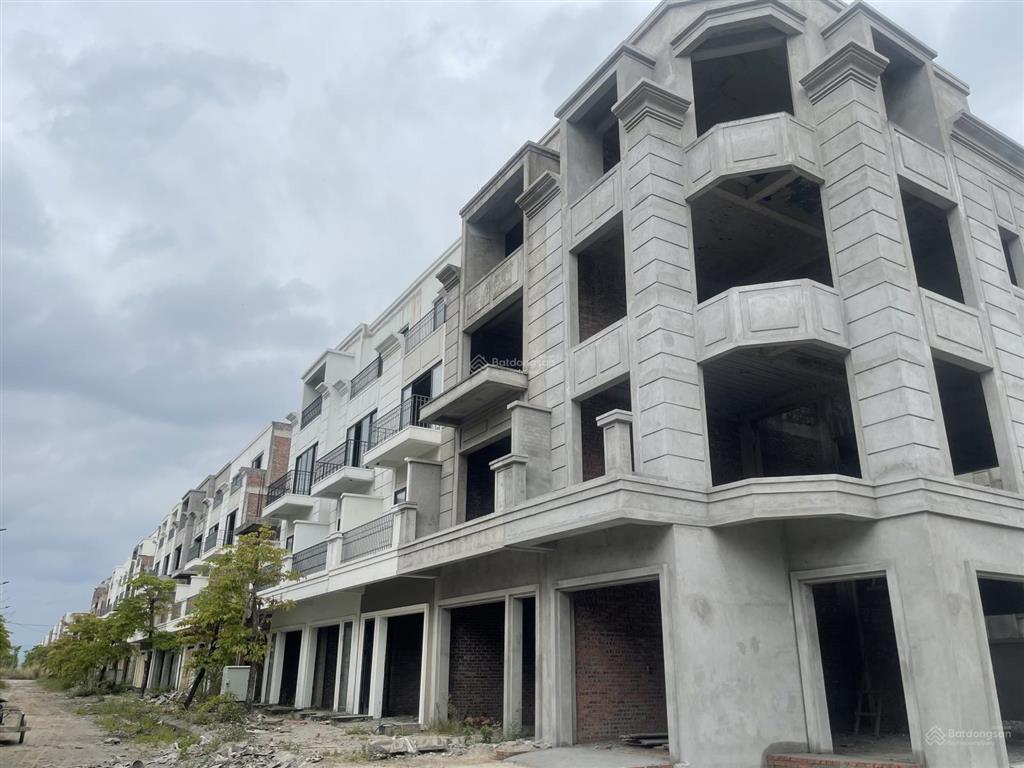 Lô góc giai đoạn i giá 22.5 tr/m2 diện tích 86 m2  thoáng có cửa đông nam mát  0978 788 ***