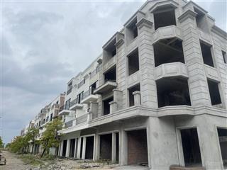 Lô góc giai đoạn i giá 22tr/m2 diện tích 86 m2  thoáng có cửa đông nam mát  0978 788 ***