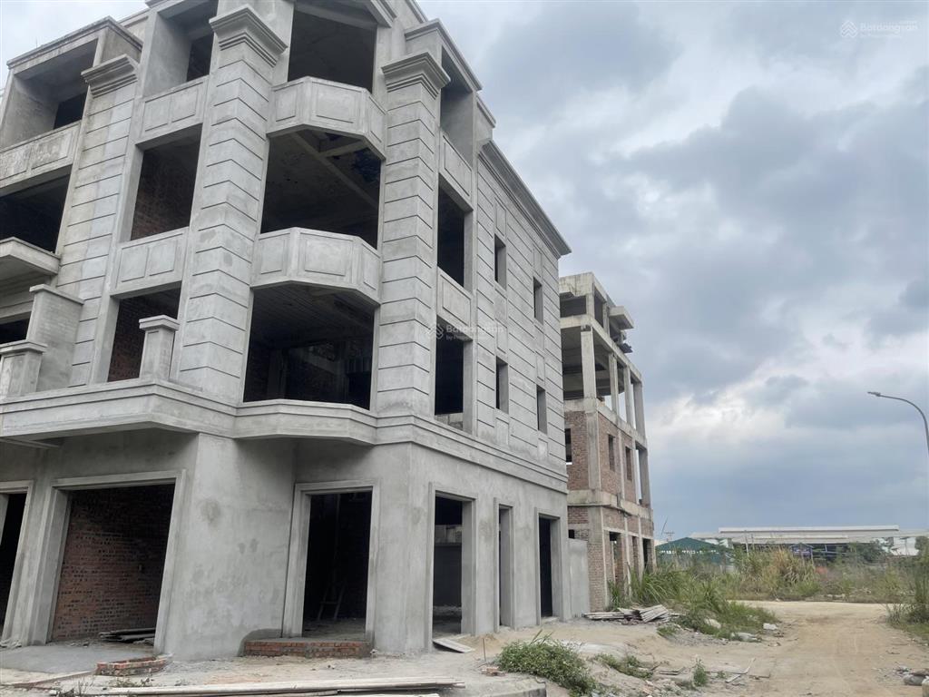 Lô góc giai đoạn i giá 22.5 tr/m2 diện tích 86 m2  thoáng có cửa đông nam mát  0978 788 ***