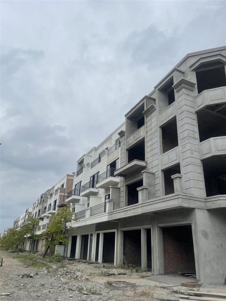 Lô góc giai đoạn i giá 22.5 tr/m2 diện tích 86 m2  thoáng có cửa đông nam mát  0978 788 ***