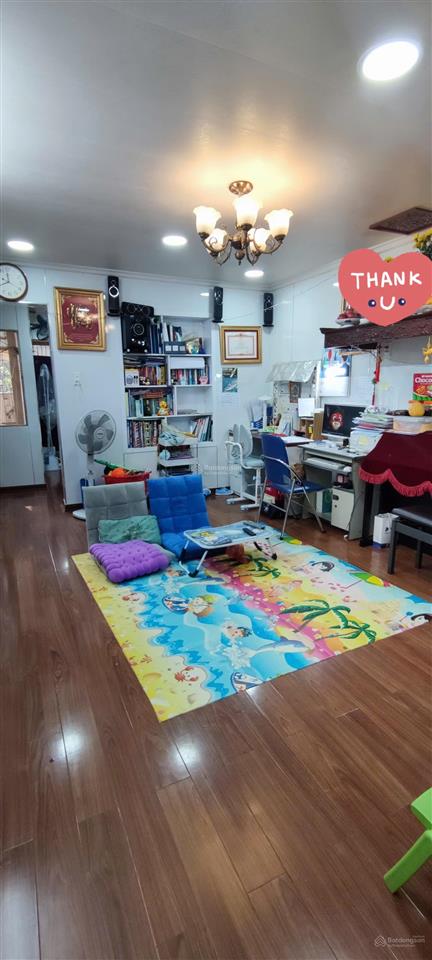 Chính chủ bán nhà tập thể phố khâm thiên. sổ đỏ pháp lý đầy đủ. không quy hoạch.