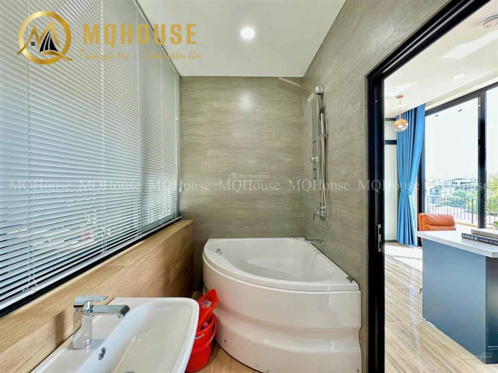 Chdv full nội thất 1pn ban công, cửa sổ cực thoáng ngay bờ kè hoàng sa
