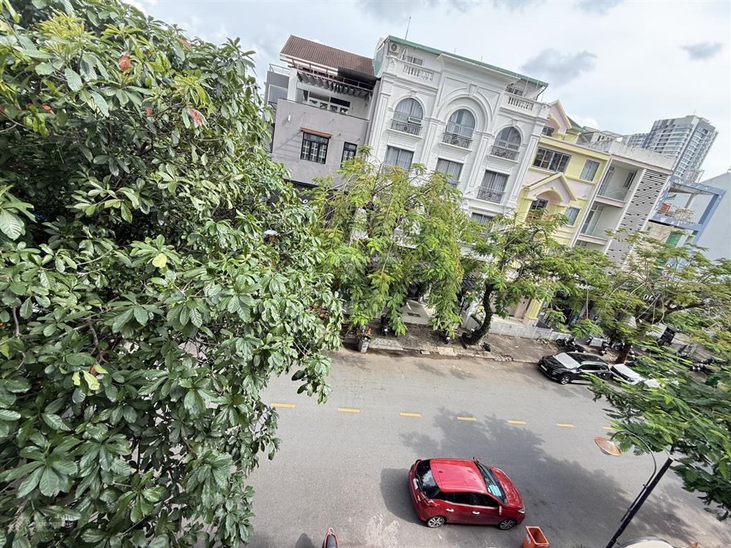 Chính chủ bán nhà góc 2mt phan khiêm ích, hưng gia, phú mỹ hưng  q7  8x18.5m  5 tầng  62 tỷ tl