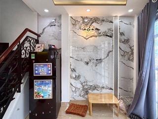 Bán nhà mặt tiền phùng cung p4. pnhuan. 3tầng btct,
2pn. 3wc