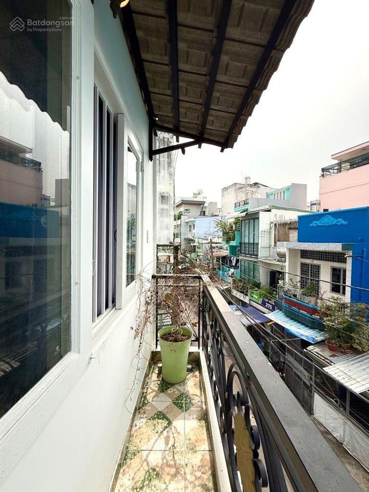 Bán nhà mặt tiền phùng cung p4. pnhuan. 3tầng btct,
2pn. 3wc