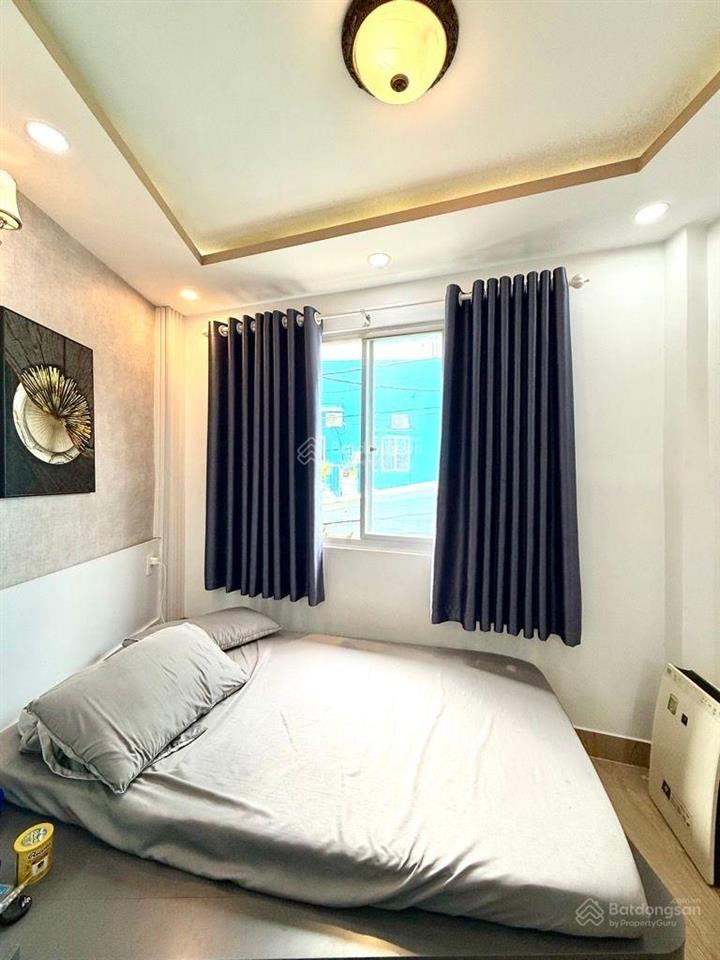 Bán nhà mặt tiền phùng cung p4. pnhuan. 3tầng btct,
2pn. 3wc